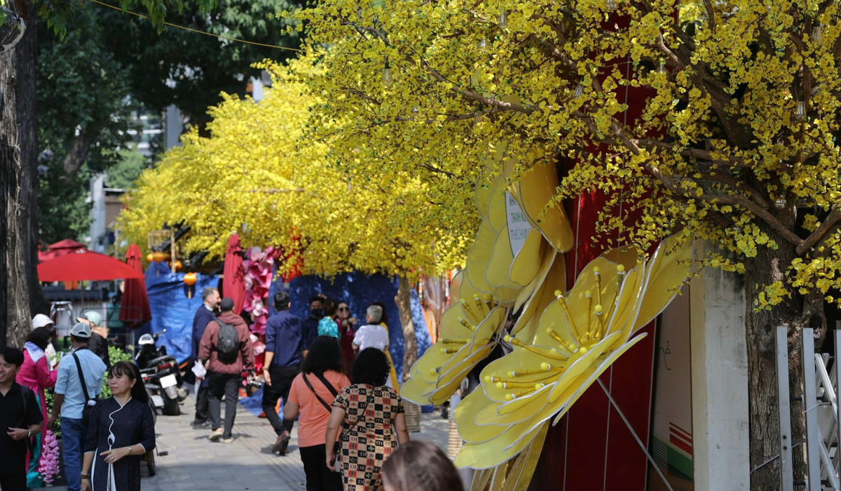 Trải qua 18 năm tổ chức, Lễ hội Tết Việt tại TP HCM là hoạt động văn hóa thường niên do Nhà Văn hóa Thanh niên thực hiện đã trở thành điểm hẹn quen thuộc mỗi dịp xuân về, thu hút hàng trăm nghìn lượt người dân và du khách đến tham quan, “check in”.