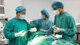 Xiên vịt nướng đâm xuyên cổ người đàn ông gây đứt động mạch 