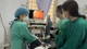 Gắp long đen kim loại nằm trong thực quản bé 7 tuổi