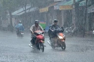 Áp thấp nhiệt đới sắp vào Biển Đông, Nam Trung Bộ dự báo mưa lớn
