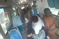 Công an vào cuộc vụ tài xế buýt ở Hà Nội bị hành hung ngay trên xe