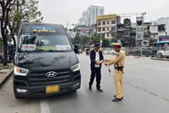Hà Nội xử phạt 113 phương tiện kinh doanh vận tải vi phạm trong một ngày 