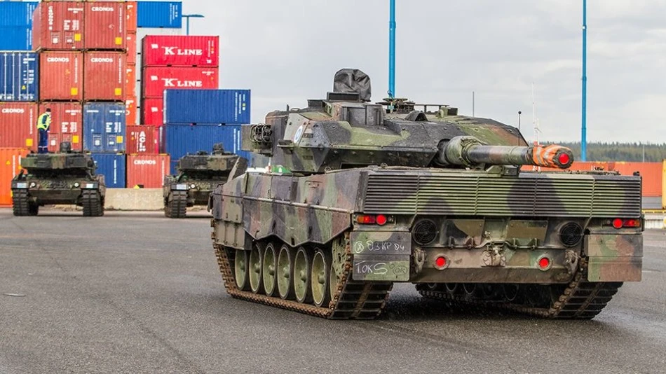 Xem 20 xe tăng Leopard 2A6 hành quân tới Phần Lan