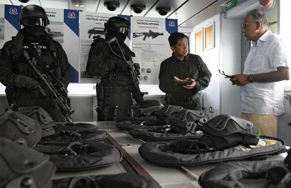 Mê mẩn trang bị của đặc nhiệm chống khủng bố Singapore