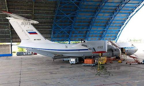 Đột nhập nơi sản xuất “người vận chuyển” Il-476 Nga