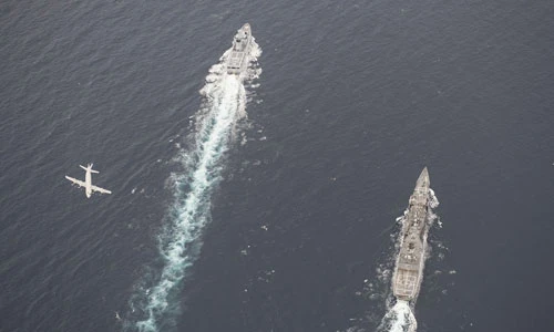 Xem máy bay, tàu chiến Mỹ tập trận trên Biển Đông