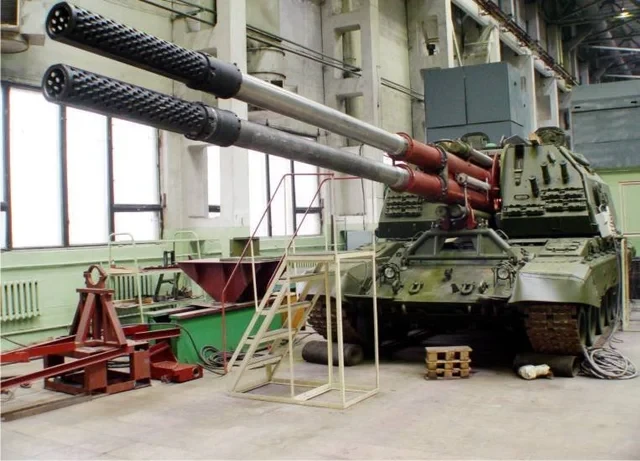 Tại sao xe tăng lại không bố trí nhiều tháp pháo như tàu chiến?