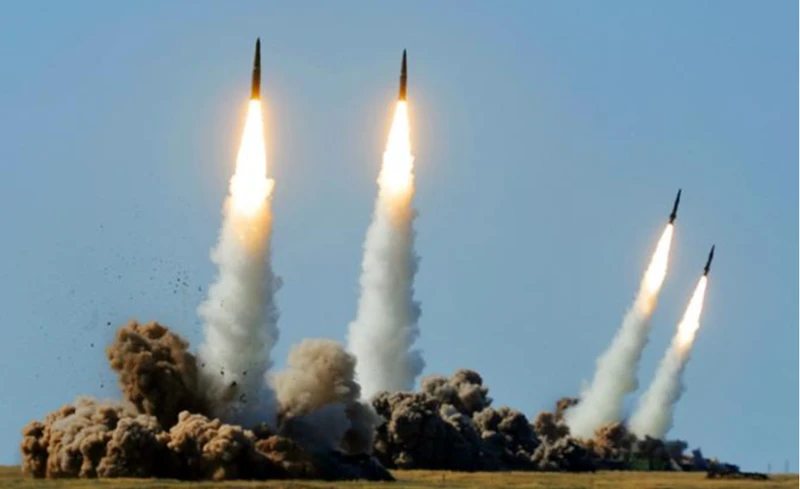 “Geran” và “Iskander” vắt kiệt sức phòng không Ukraine