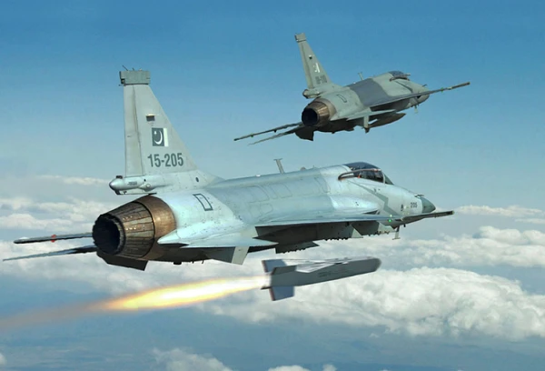 Lý do Mỹ và Nga không bán vũ khí hiện đại cho Pakistan