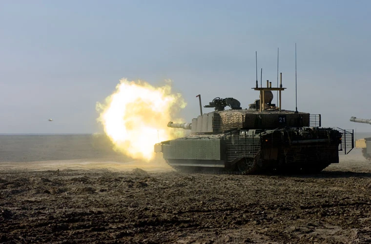 Điểm danh 5 xe tăng "đắt xắt ra miếng"