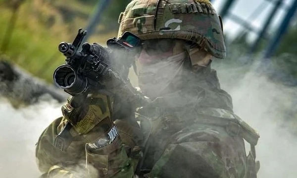 Vũ khí của lính dù Nga ngày càng được phương Tây hóa