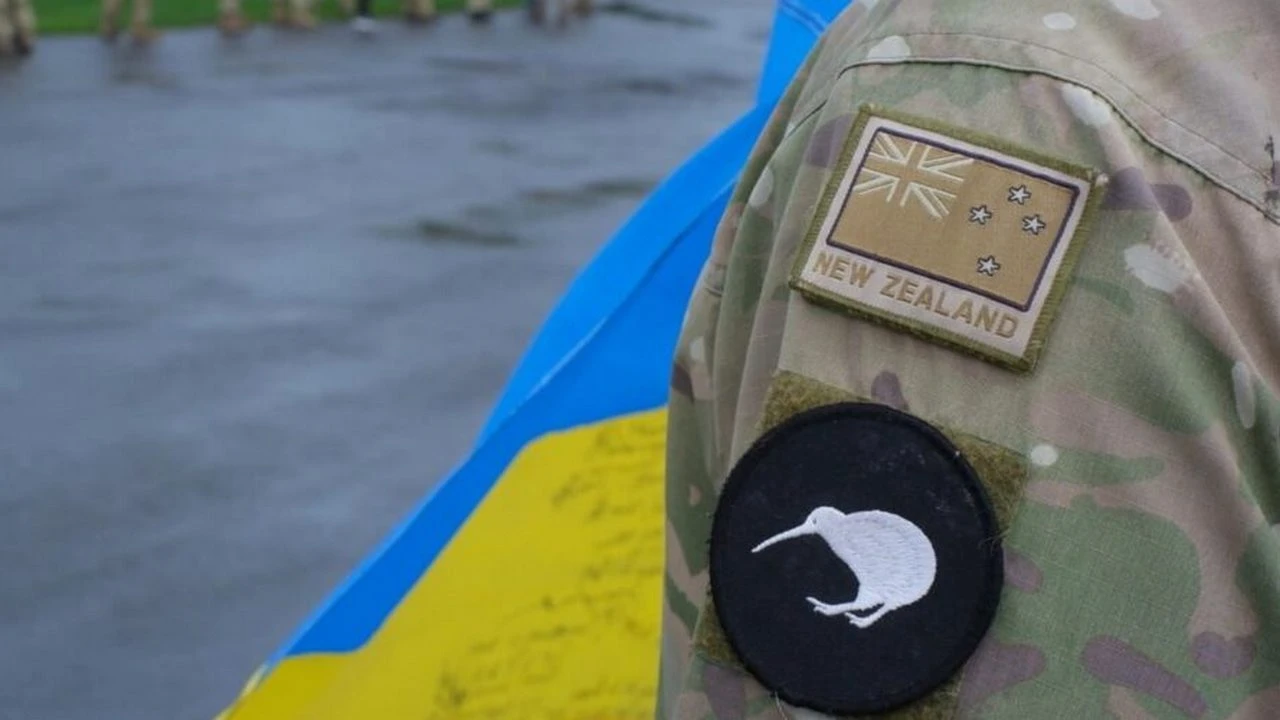 Lý do New Zealand hỗ trợ “rèn” 3.000 binh lính cho Ukraine