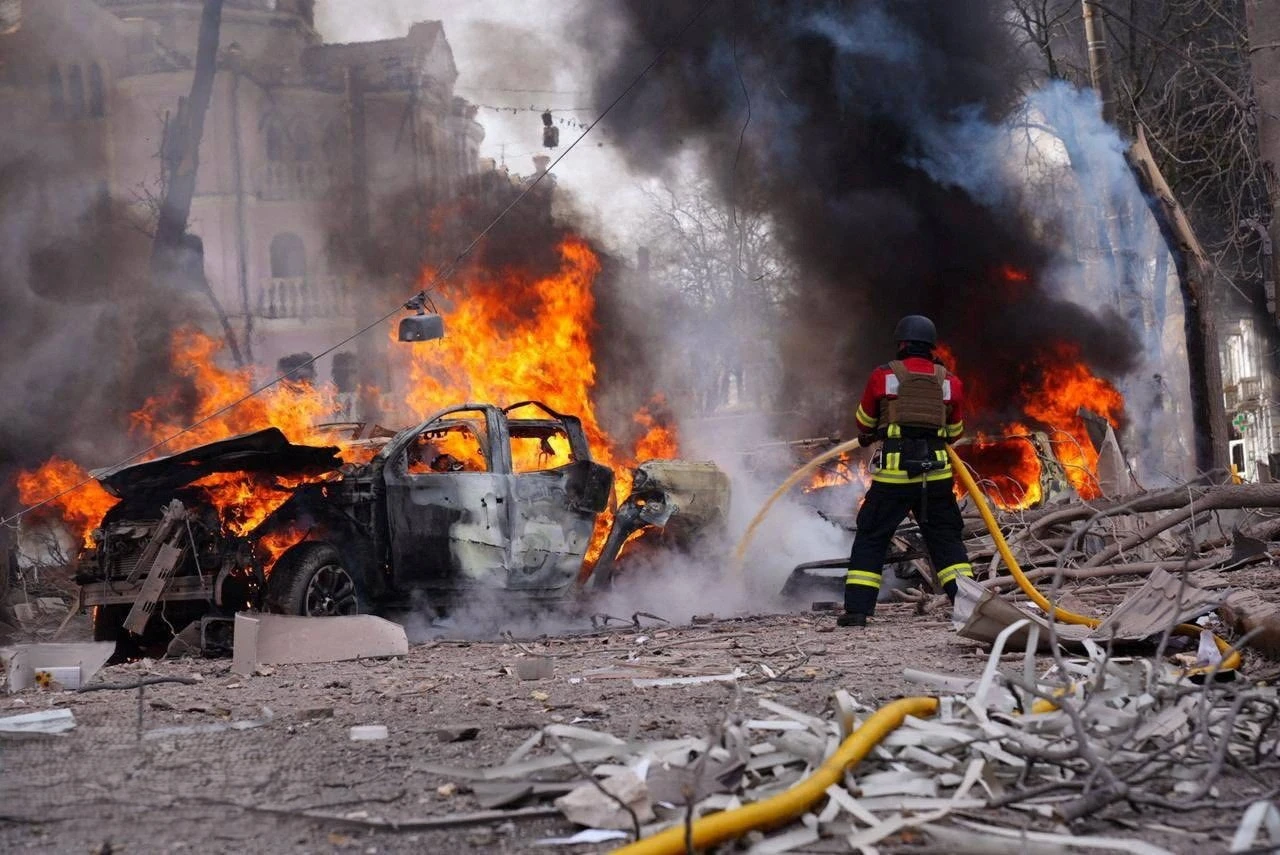 Sumy chìm trong khói lửa, lễ trao thưởng hóa thành địa ngục