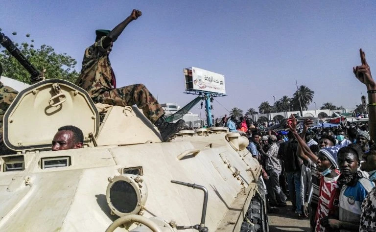 Đạo quân vừa lật đổ Tổng thống Sudan mạnh cỡ nào?