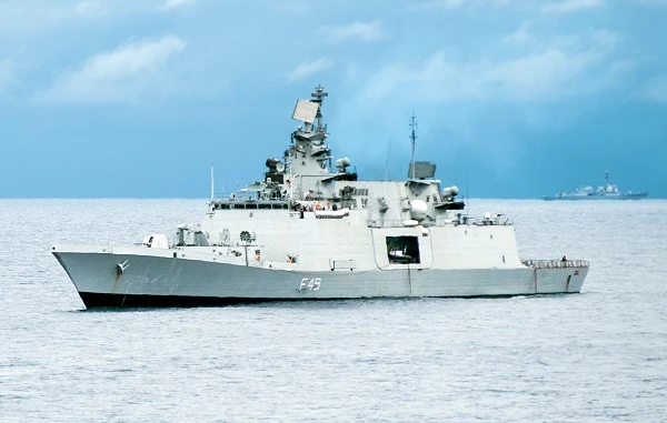 Hải quân Ấn Độ vội vã điều chiến hạm "khủng" tới Biển Đông làm gì?