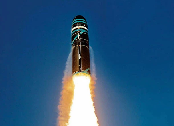 Dựng tóc gáy sức mạnh tên lửa đạn đạo M51 của Pháp