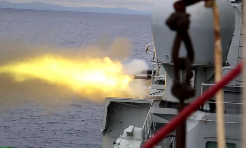 Theo dõi tàu chiến Nga-Trung nã pháo, đổ bộ rầm rộ (1)