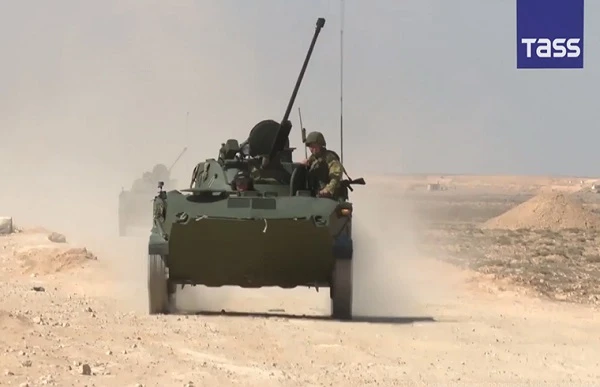 Mục kích lính dù Nga đổ bộ đường không ở Ai Cập