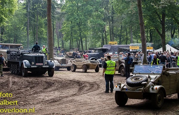 Thích thú dạo chơi bằng xe bọc thép Đức thời CTTG 2