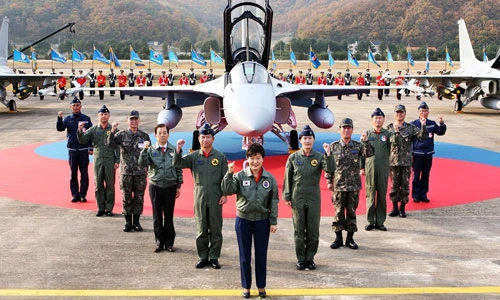 Mục kích tiêm kích hạng nhẹ FA-50 của Hàn Quốc