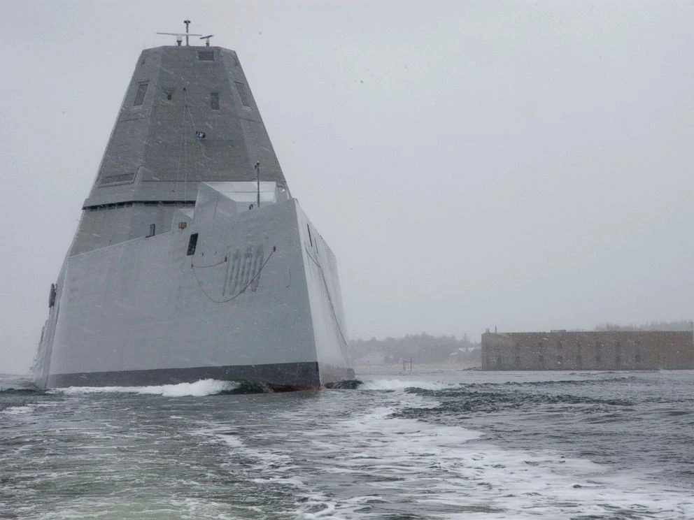 Báo Nga: Siêu hạm DDG-1000 của Mỹ là cái “bồn giặt“