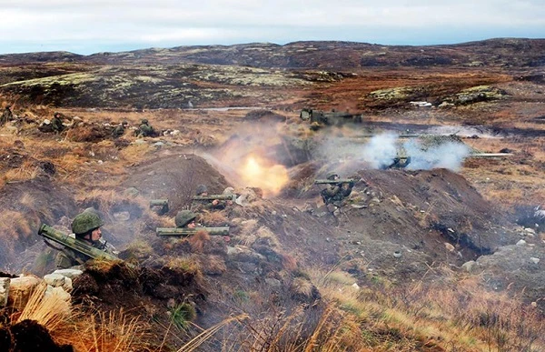 Mục kích cảnh Quân đội Nga phòng thủ - phản công