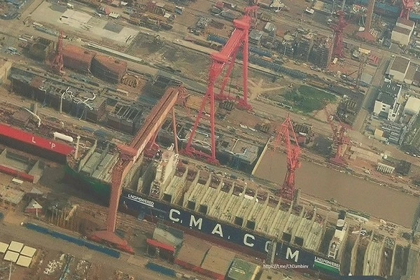 Lộ diện tàu sân bay 80.000 tấn Trung Quốc: Tốc độ đóng kinh hoàng! 