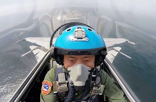 Không quân Trung Quốc thừa thãi máy bay nhưng trình độ phi công quá kém