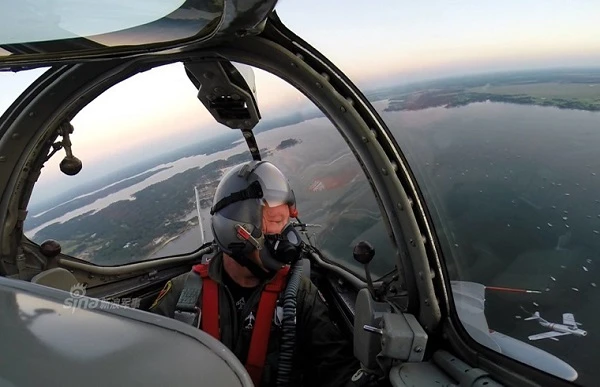 Kỳ lạ phi công Mỹ cực thích tiêm kích MiG-17F