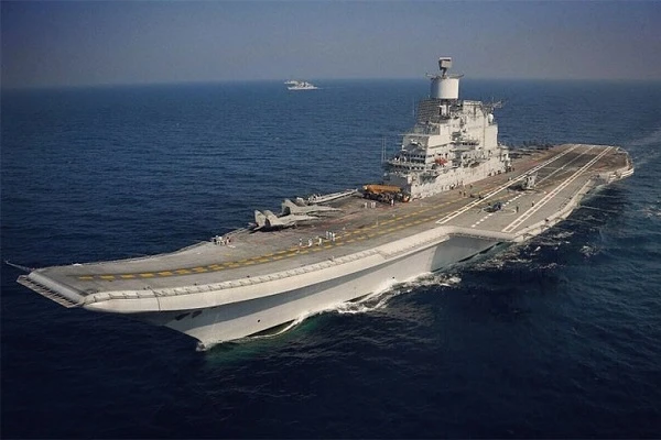 Quân đội Ấn Độ đã sai lầm khi mua tàu sân bay của Nga?