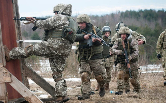 Giải mã chiến thuật “câu giờ” khó chịu đang được Ukraine sử dụng