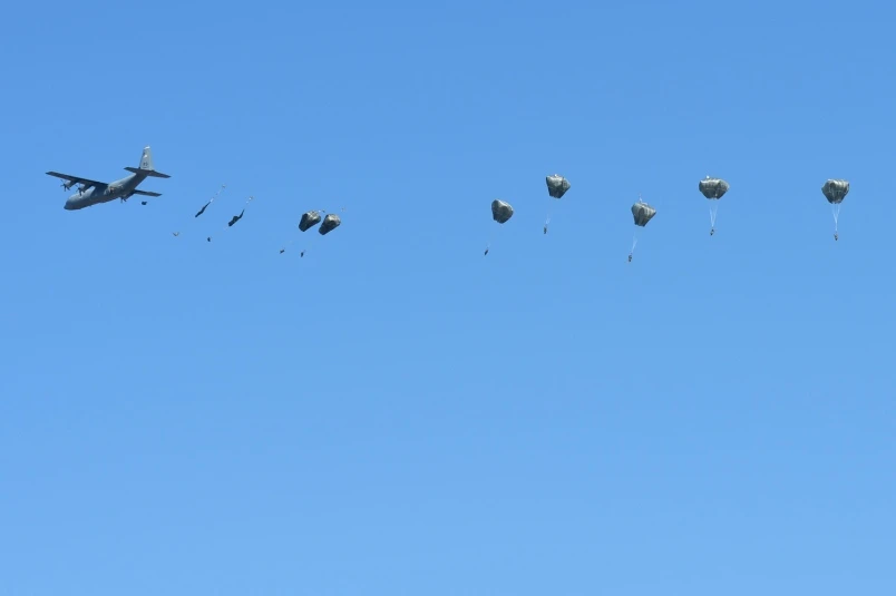 Cận cảnh Mỹ đổ quân xuống Đông Âu tập trận 