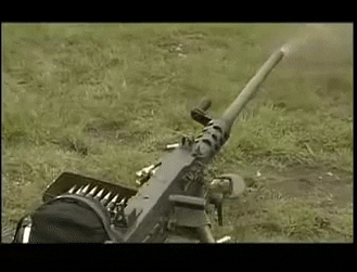 Về hỏa lực trực tiếp, súng máy 12,7 mm M-2 Browning là hỏa lực quan trọng và bền bỉ nhất của Lục quân Mỹ. Đây là khẩu súng máy hạng nặng ra đời từ sau thế chiến thứ nhất, nhưng hiện tại vẫn chưa có mẫu súng máy hạng nặng nào có thể thay thế được khẩu M2. Nguồn: Wikipedia.