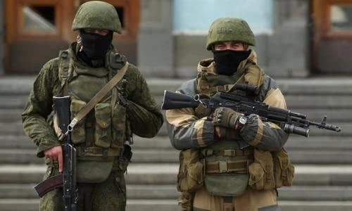 Ưu, nhược điểm các cách đeo súng của binh lính thế giới