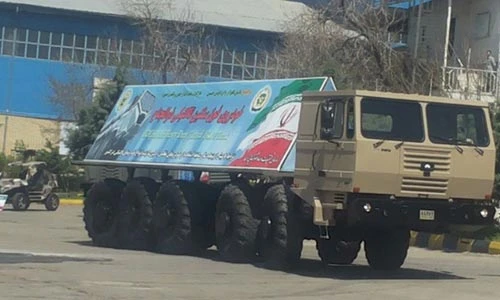 Lộ diện xe chở tên lửa S-300 "nhái" của Iran