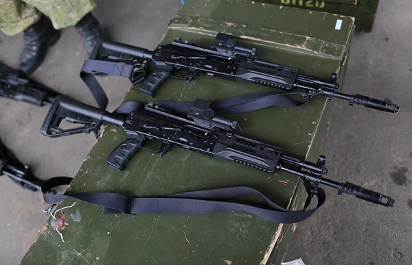 Súng trường AK-12 và A-545: Ai sẽ được Quân đội Nga chọn?