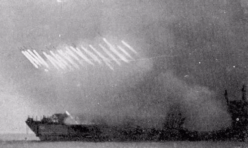 Kinh dị sức mạnh dàn pháo Cachiusa trên biển trong CTTG 2