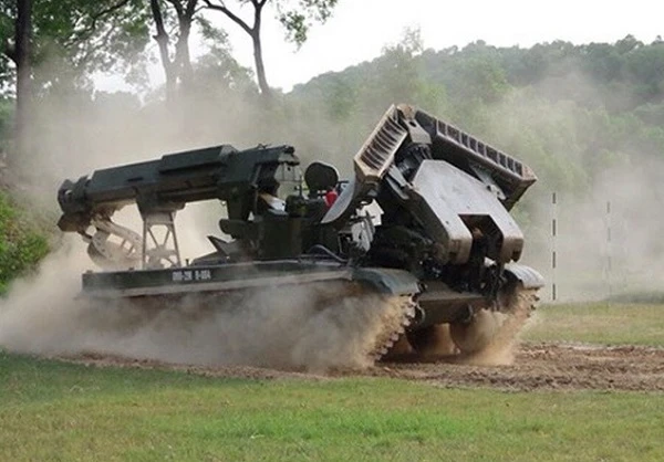 Mục kích lính Công binh Việt Nam huấn luyện với xe "quái thú" IMR-2M
