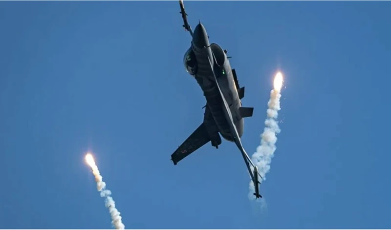 Tiêm kích F-16 chật vật hỗ trợ binh sĩ Ukraine trên chiến hào