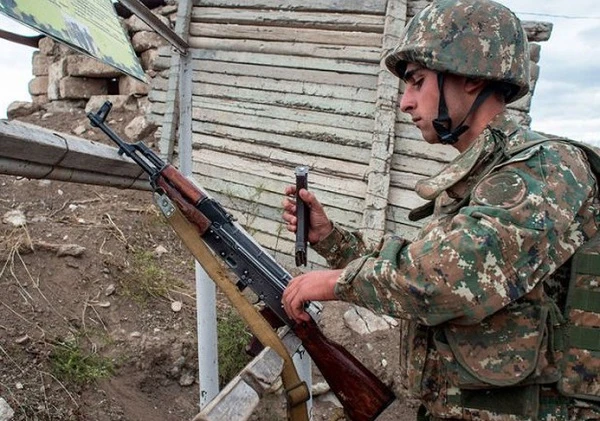 Quân đội Armenia đứng trước nguy cơ thất bại: Khẩn thiết cầu cứu Nga