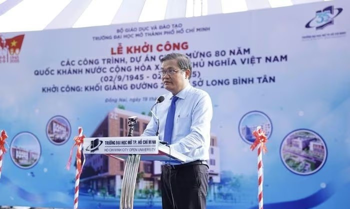 GS-TS Nguyễn Minh Hà, Hiệu trưởng Trường ĐH Mở TP HCM phát biểu tại lễ khởi công. 33333.jpg
