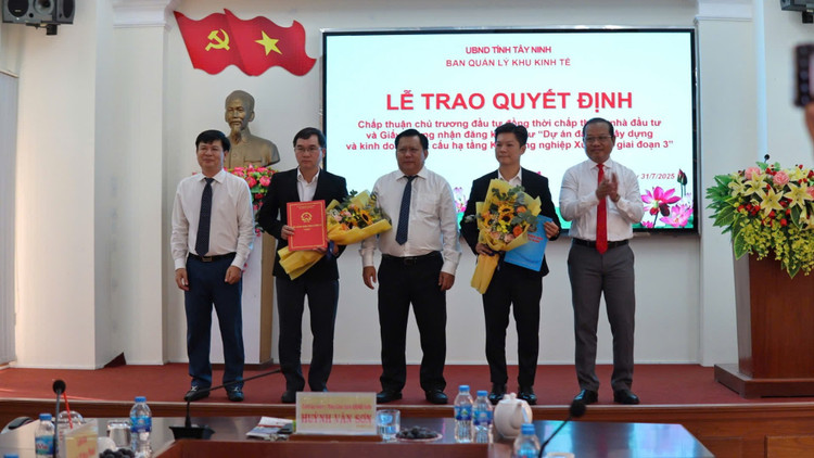 Thiên Long 33-8787.jpg