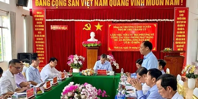 Quang cảnh buổi làm việc 222.jpg