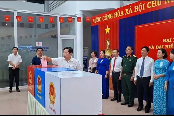 Sáng 26/2, 4.500 cử tri TP HCM đi bầu cử sớm