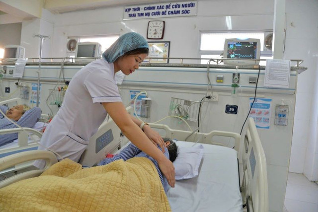 Chăm sóc người bệnh tại bệnh viện Nội tiết TƯ - Ảnh BVCC nhiem-khuan-huyet.jpg