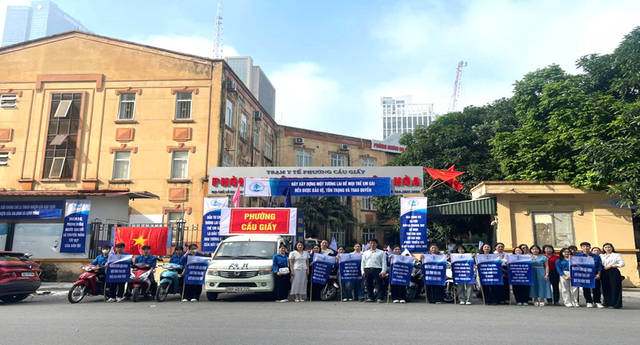 Phường Cầu Giấy ra quân tuyên truyền ngày quốc tế trẻ em gái cau-giay.png