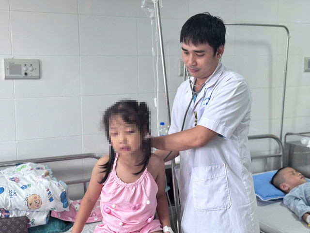 Sau mổ 6 ngày trẻ đã ổn định, ăn uống được - Ảnh BVCC tran-mau-bung-1.jpg