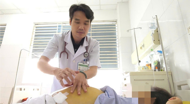 Bệnh nhân viêm gan B nhập viện trong tình trạng muộn - Ảnh BVCC viem-gan-b4.jpg