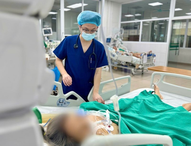 Cụ bà L.T.T, 74 tuổi đột quỵ và viêm não trên nền xơ gan - Ảnh BVCC xo-gan-3.jpg