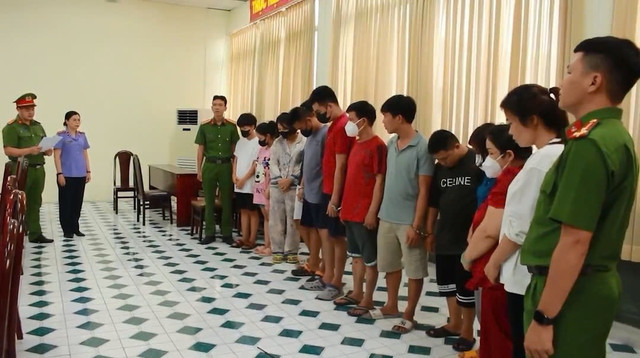 Một đường dây buôn bán trẻ em mới được triệt phá - Ảnh CA mua-ban-nguoi01-1725.jpg